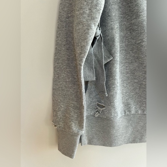 NWT Romeo & Juliet Light Heather Gray Distressed Sweatshirt, size Small - Picture 12 of 13